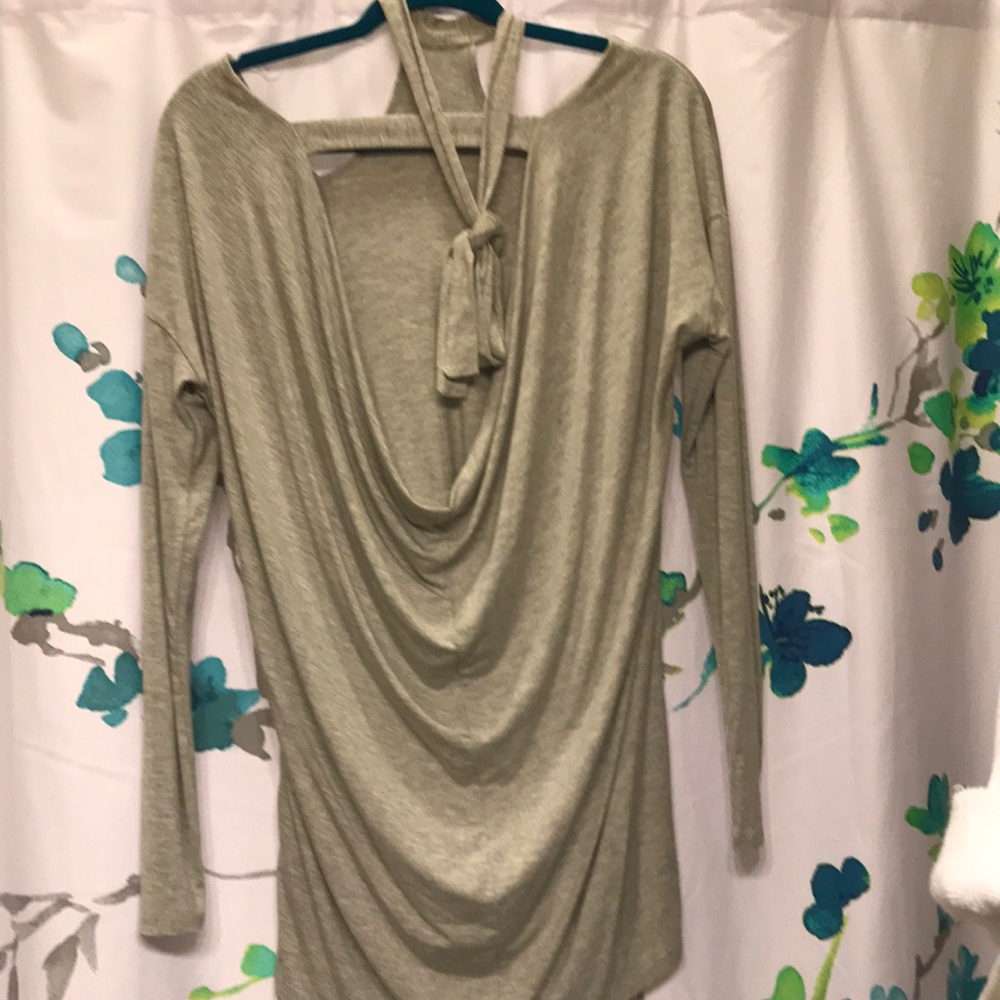 FABRIK Gray Top - Picture 2 of 3